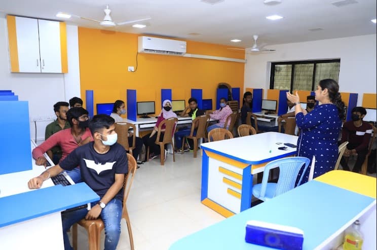 R.D. & S.H. National College And S.W.A. Science College Mumbai Classes & labs photo 5